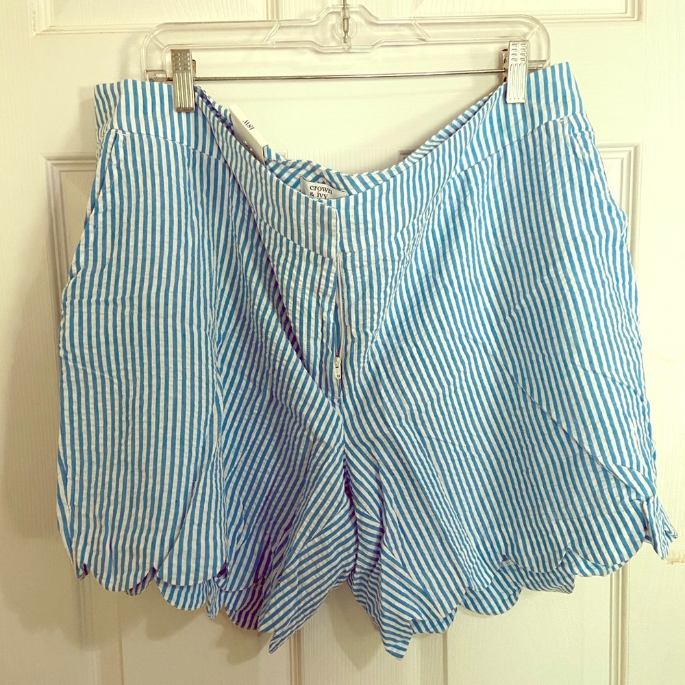 Crown & Ivy scalloped seersucker shorts